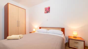 6 bedrooms, free WiFi, bed sheets