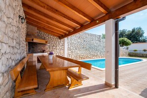 Outdoor dining - Standalone House Marija up to 12 People with private Pool and Seaview (Raša)