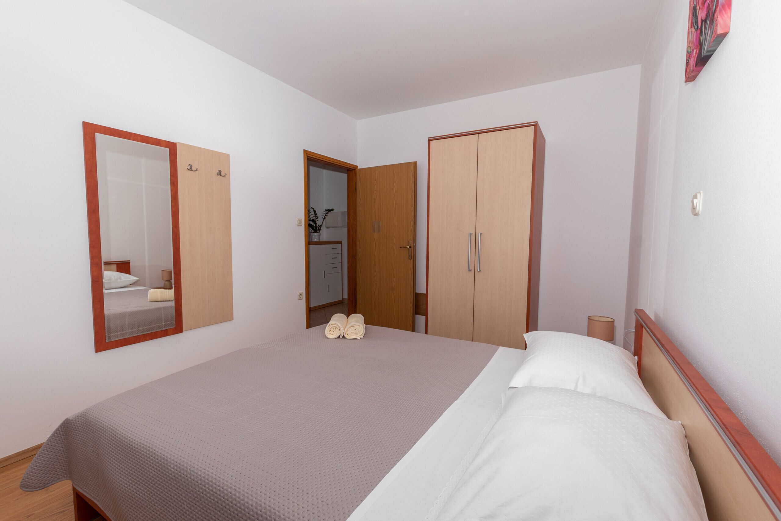 6 bedrooms, free WiFi, bed sheets