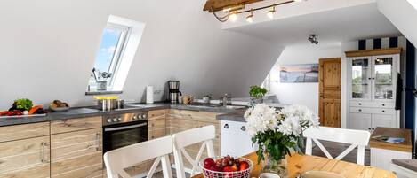 Køleskab, mikrobølgeovn, ovn, opvaskemaskine