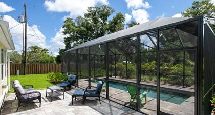 Pet Friendly and Minutes from the Gulf of Mexico!