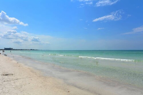 Haven Hideaway with Saltwater Pool 3br Sleeps 8