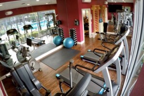 Fitness facility - New listing! Beautiful 4 bedroom home! Lucaya Village 10 minutes from Disney! (Kissimmee)