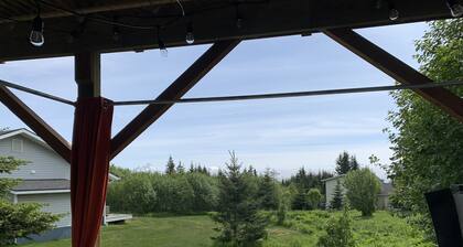 Daybreeze Vacation Home w/ Hot Tub & Gorgeous View