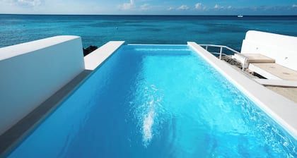HERMOSA CASA FRENTE AL MAR EN ISLA COZUMEL