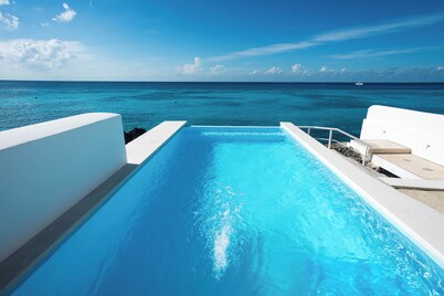 BEAUTIFUL OCEANFRONT HOME IN COZUMEL ISLAND