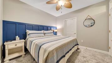 2 habitaciones, tabla de planchar con plancha, internet y ropa de cama