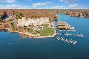 Marina - #323 Pointe - 2 Bedroom Lakefront Condo at Mariners SML (Bedford County)