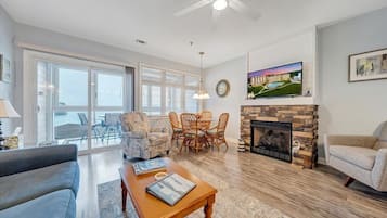 TV, fireplace