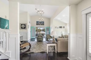 Casa, 5 quartos | Sala de estar