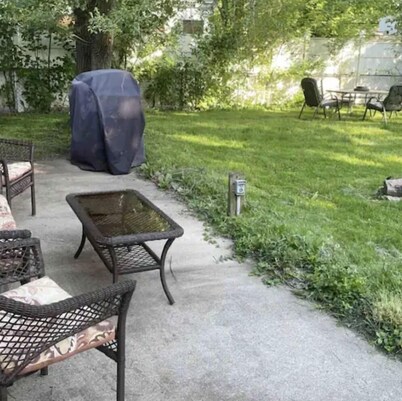 Kid Friendly 2 Bedroom Home with Washer & Dryer