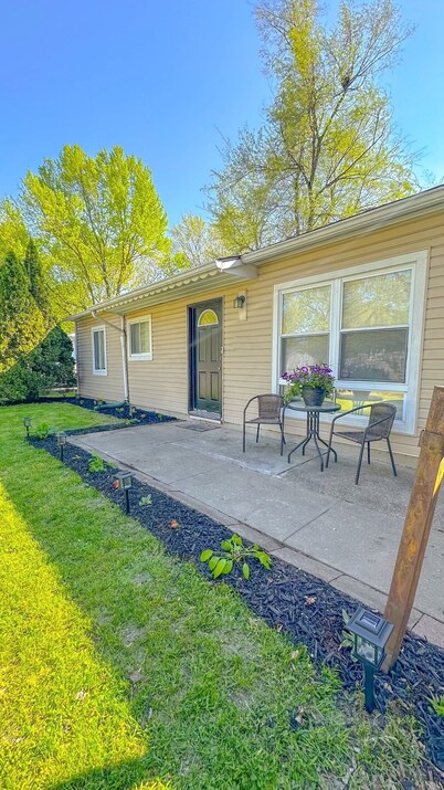 Kid Friendly 2 Bedroom Home with Washer & Dryer