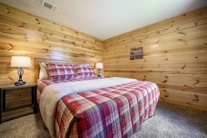 2 bedrooms, WiFi, bed sheets - 2Br Cabin with hot tub, BBQ, 55" Smart TV, W/D. (Broken Bow)