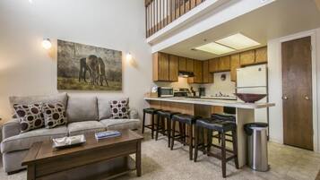 Kondominium | Area keluarga | Televisi layar datar 40-inci dengan saluran TV kabel dan TV