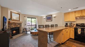 Powder Pointe A103 | Living area | 40-inch flat-screen TV with cable channels, TV