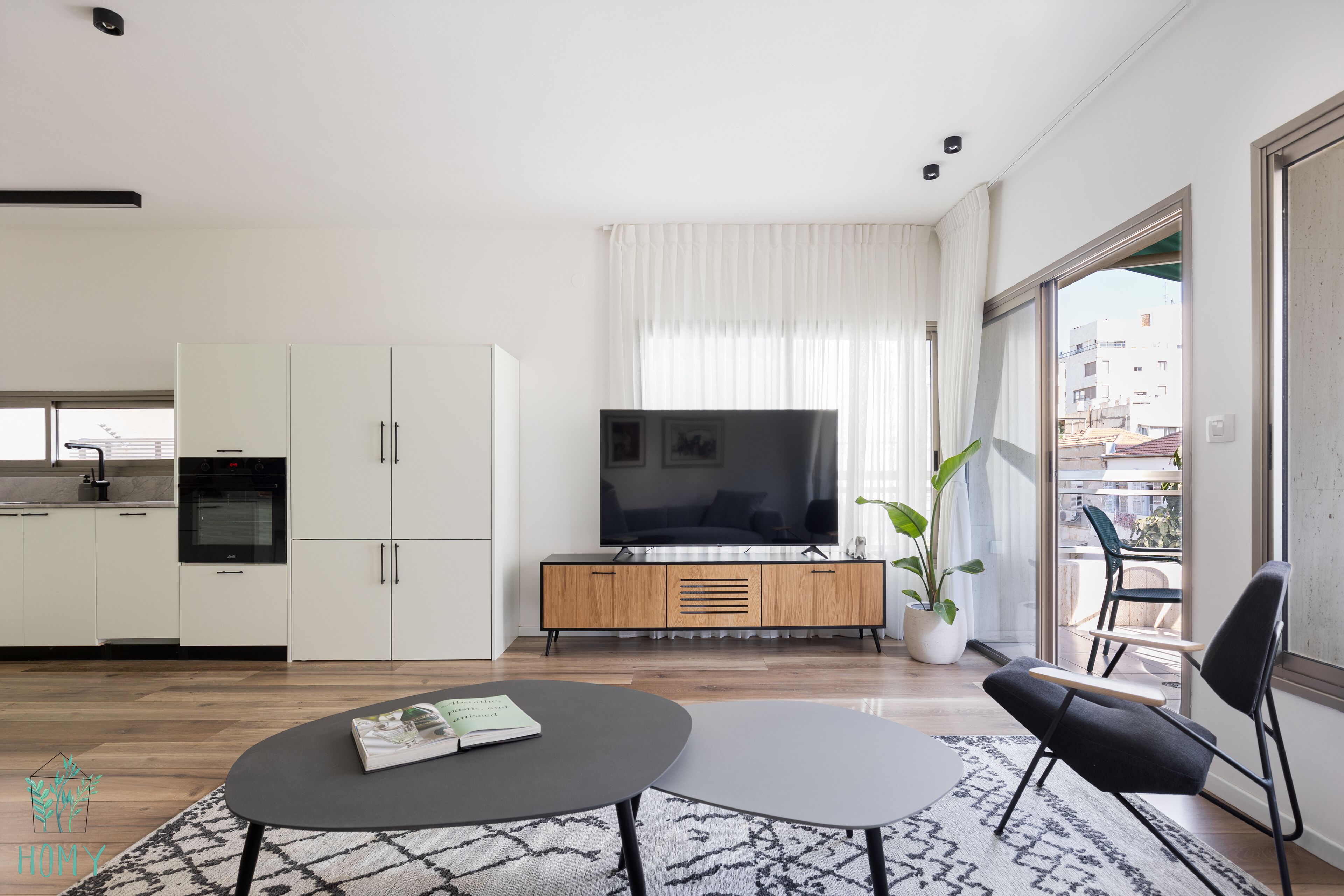 2BR Apartment (Yona Hanavi #23 St.) | Oppholdsområde