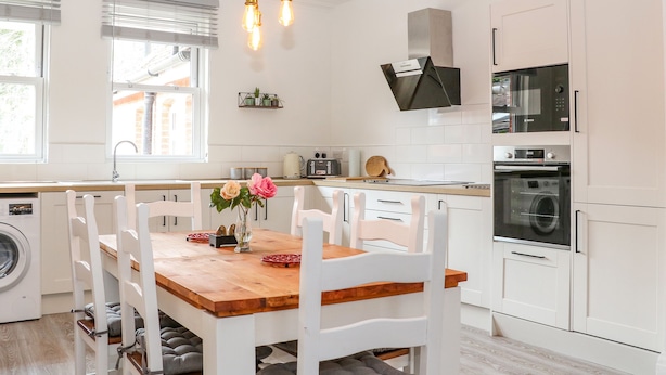 Småhus | Eget kjøkken | Kjøleskap, oppvaskmaskin, vannkoker og brødrister