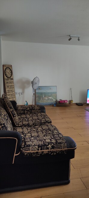 อพาร์ทเมนท์ | 1 ห้องนอน, เตารีด/โต๊ะรีดผ้า, Wi-Fi ฟรี, ผ้าปูที่นอน
