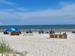 Beach nearby - Resort Daze-2 Bedroom, Short Walk to the Beach (Hilton Head Island)