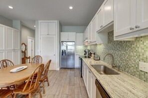 Apartment (2 Bedrooms) | Interior - Shells on the Beach TC 2104 (Port Aransas)