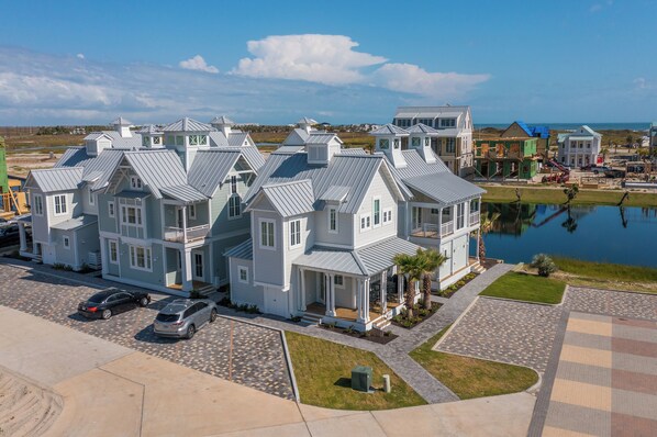 Cottage (2 Bedrooms) | Front of property