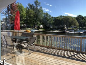 Outdoor dining - Beautiful Blue Jay Lake front Cottage (West Nipissing)