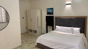 House | 1 bedroom, iron/ironing board, free WiFi, bed sheets