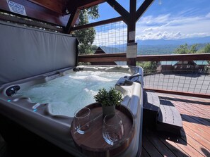 Tina de hidromasaje al aire libre