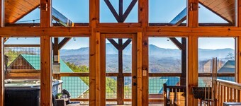 Breathtaking Mountain View! Spring Specials! Pool Table & Hot tub-Guest Favorite