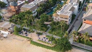 Yksityinen ranta, laitesukellusmahdollisuus, purjelautailumahdollisuus