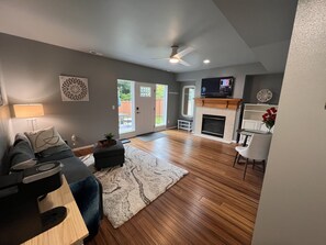 Living area - Tranquil 2 bedroom apartment with private yard and deck (Auburn)