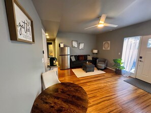 Interior - Tranquil 2 bedroom apartment with private yard and deck (Auburn)