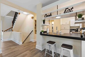 Interior - 88 Boylston Street · Skyrise Two Stories - Centrally Located (Brookline)