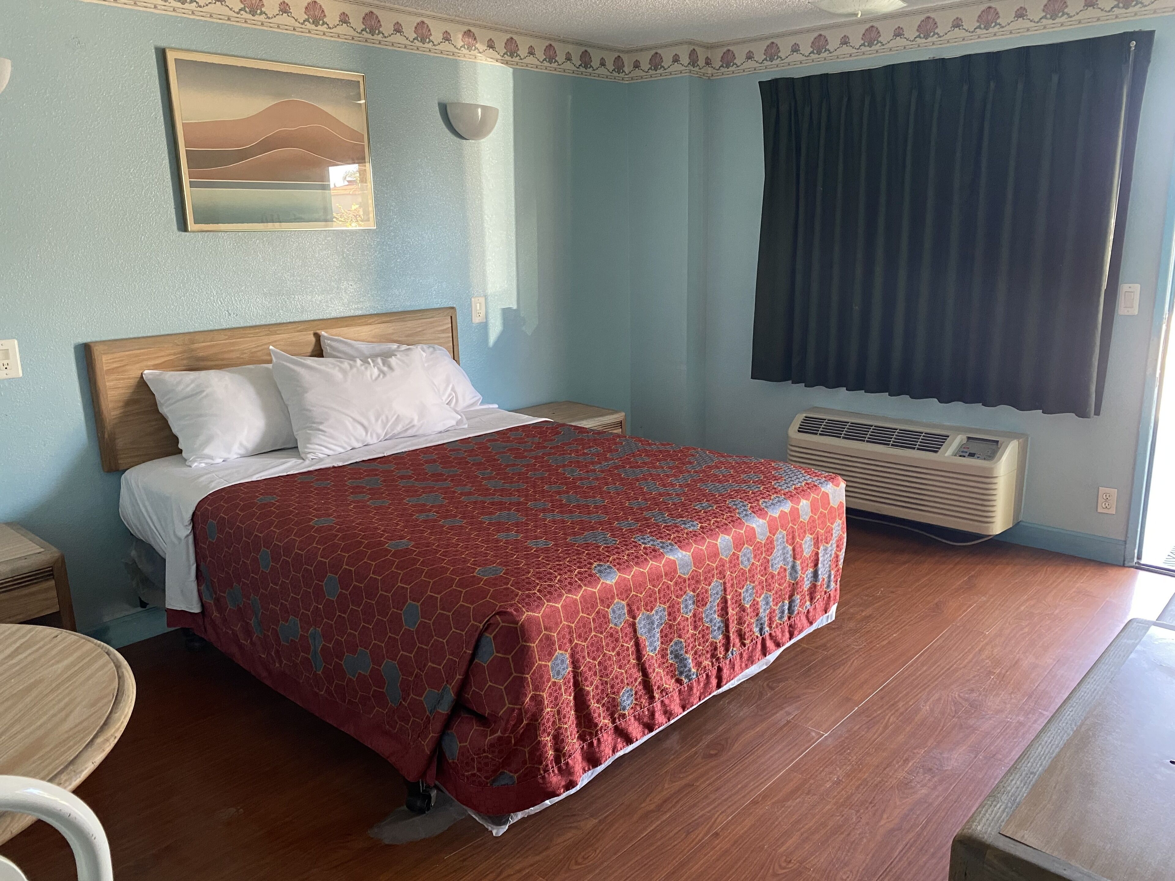 Basic Single Room | Blackout drapes, free WiFi