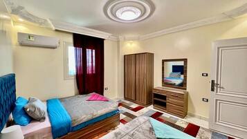 3 chambres, fer et planche à repasser, Wi-Fi, draps fournis