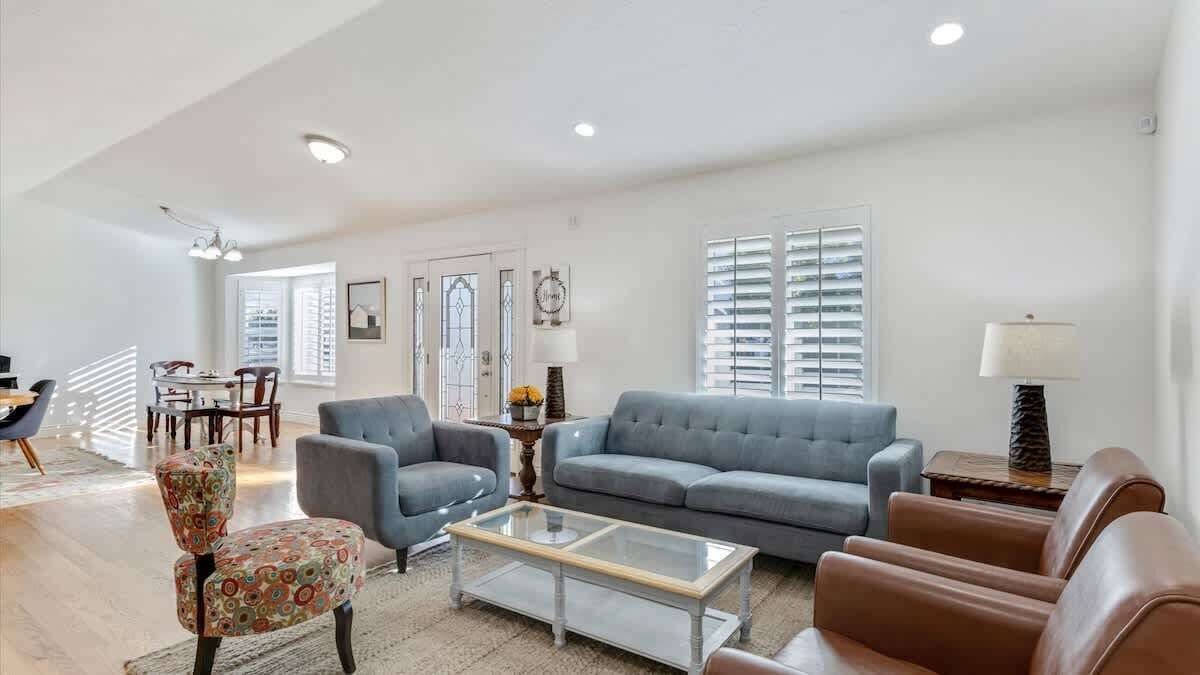 Smart TV, chimenea, videojuegos y futbolito 