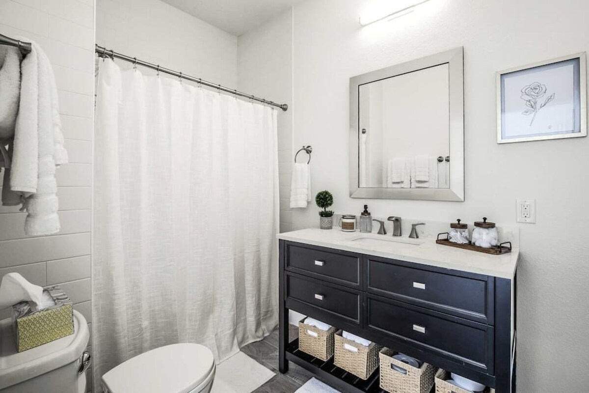 Photo 26 of Charming downtown Austin 6 bedroom Mansion