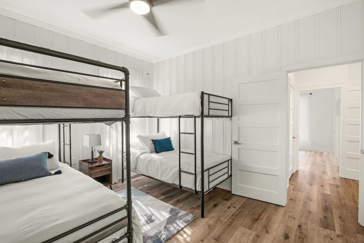 Photo 20 of Charming downtown Austin 6 bedroom Mansion