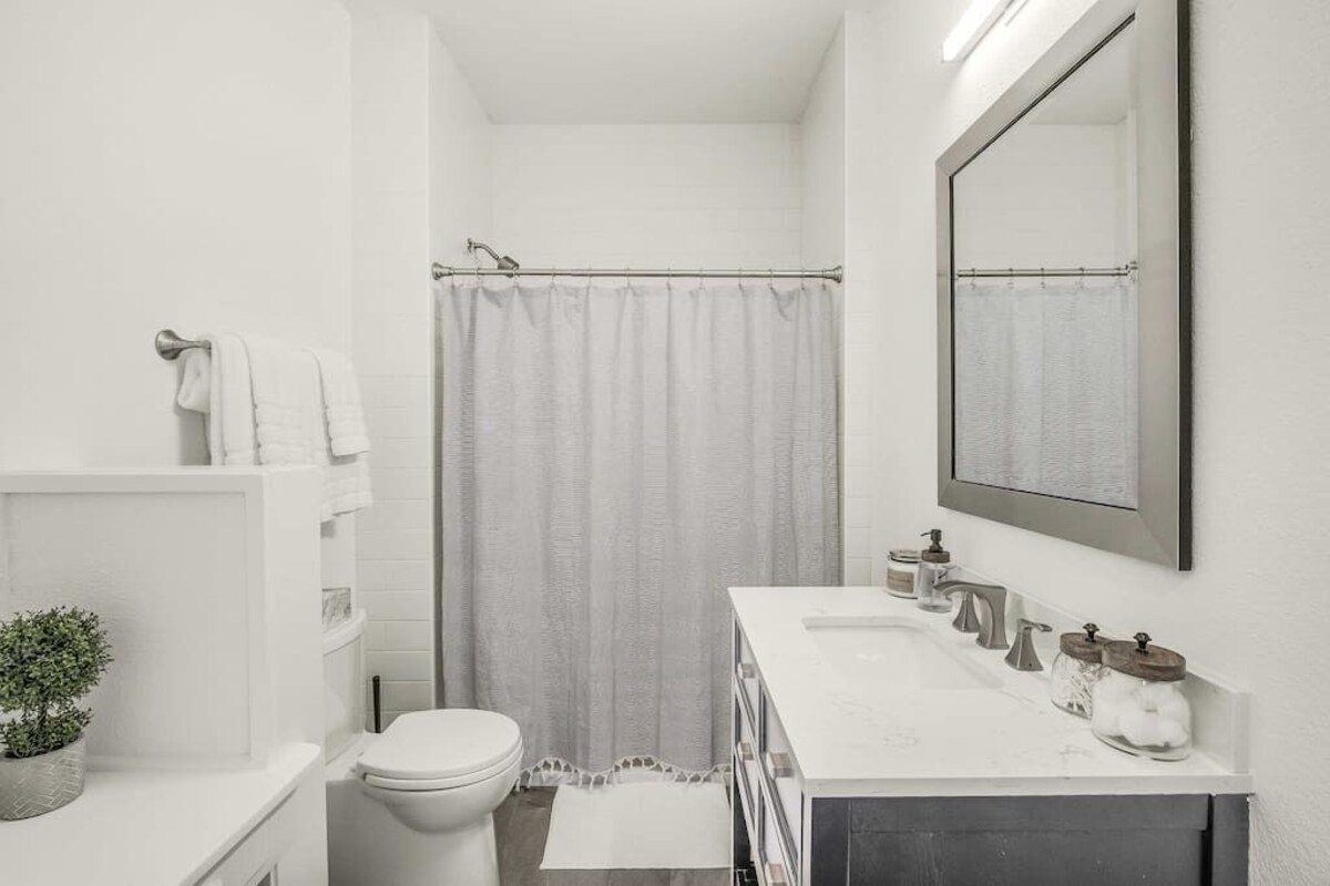 Photo 21 of Charming downtown Austin 6 bedroom Mansion