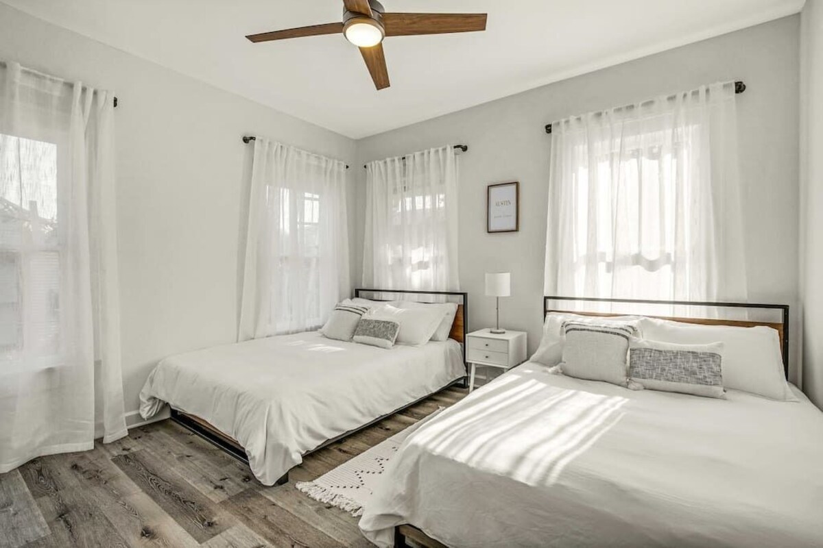 Photo 23 of Charming downtown Austin 6 bedroom Mansion