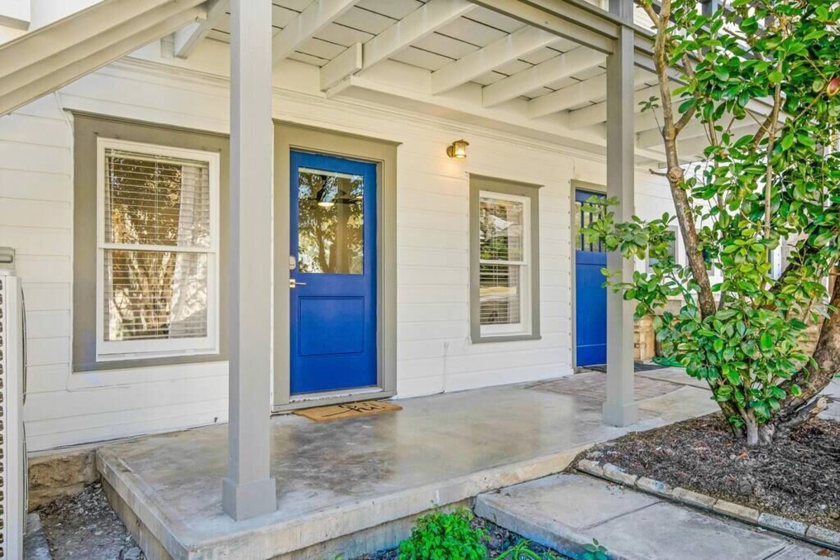 Photo 29 of Charming downtown Austin 6 bedroom Mansion