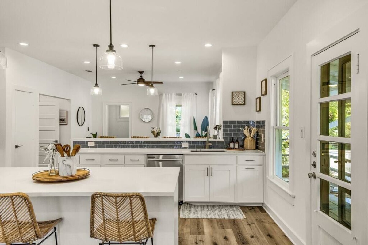 Photo 8 of Charming downtown Austin 6 bedroom Mansion
