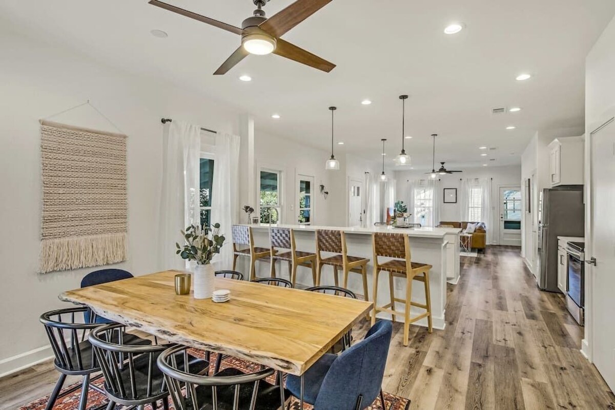 Photo 4 of Charming downtown Austin 6 bedroom Mansion