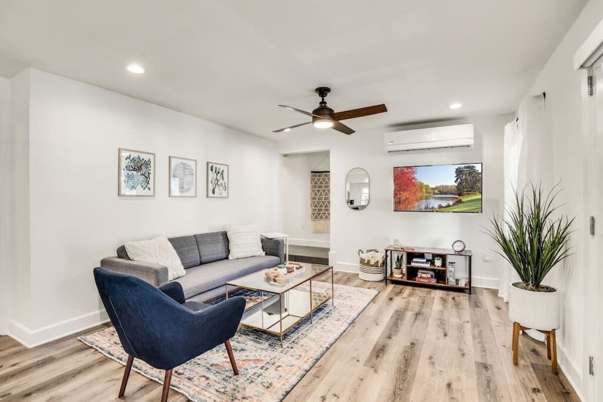 Photo 31 of Charming downtown Austin 6 bedroom Mansion