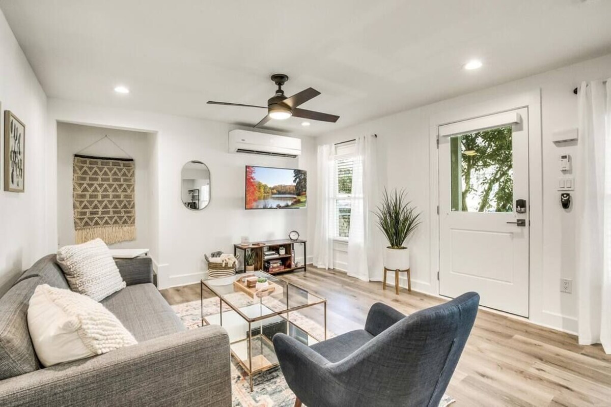 Photo 30 of Charming downtown Austin 6 bedroom Mansion