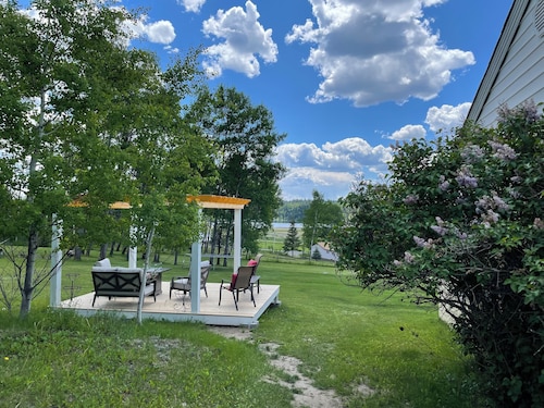 Gorgeous Lakeview  The Imperial Ranchettes Guest Suite in Horse Lake