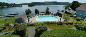Lakeside Condo on beautiful Lake George