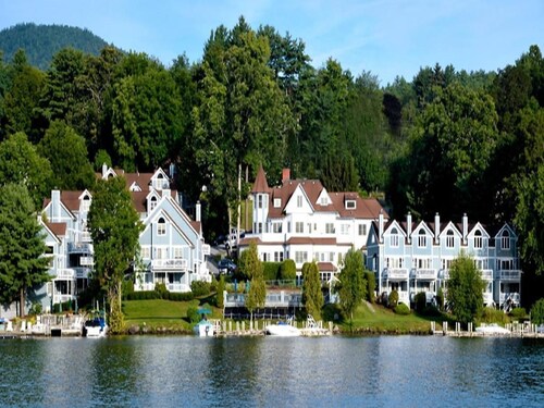 Lakeside Condo on beautiful Lake George