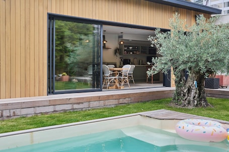 Exterior. Les pénates bordelaises - Maison d'hôtes - Guesthouse