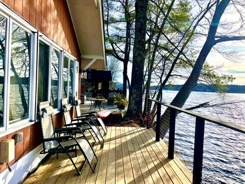 Cottage on Lake Saint Catherine